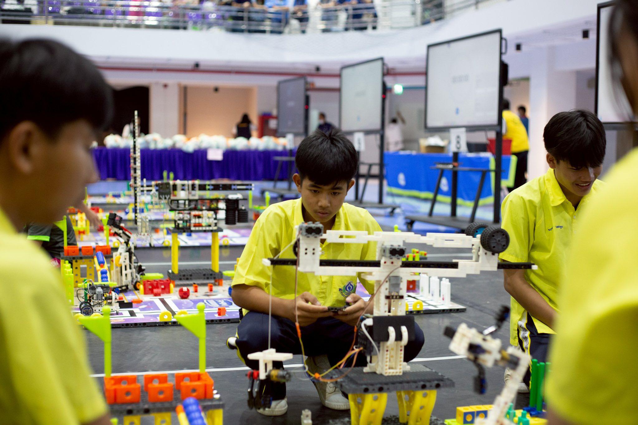 1. การออกแบบนวัตกรรม เทคโนโลยี พื้นฐานวิศวกรรม และพลังงานสะอาด Thailand Green Mech Contest 2025