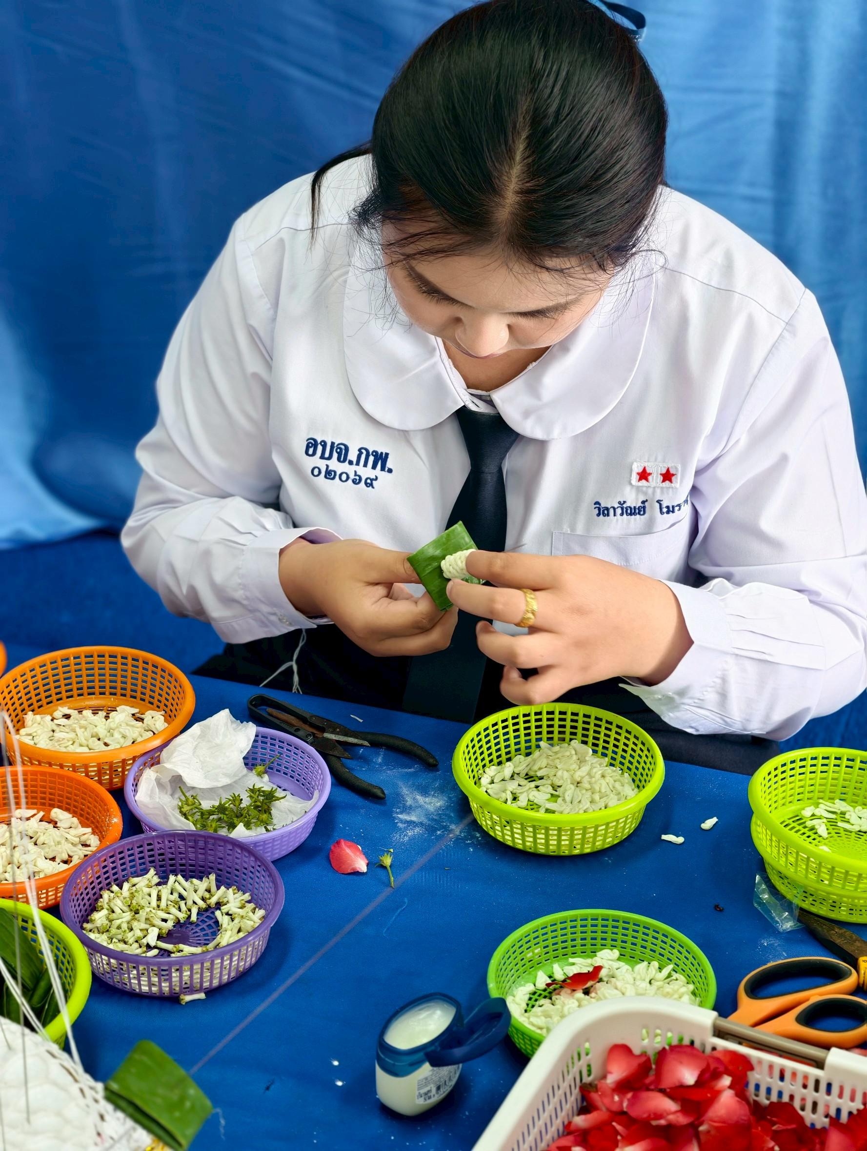 1. โครงการแข่งขันทักษะวิชาการ2568 การแข่งขันประดิษฐ์ร้อยมาลัย ระดับมัธยมศึกษาตอนปลาย