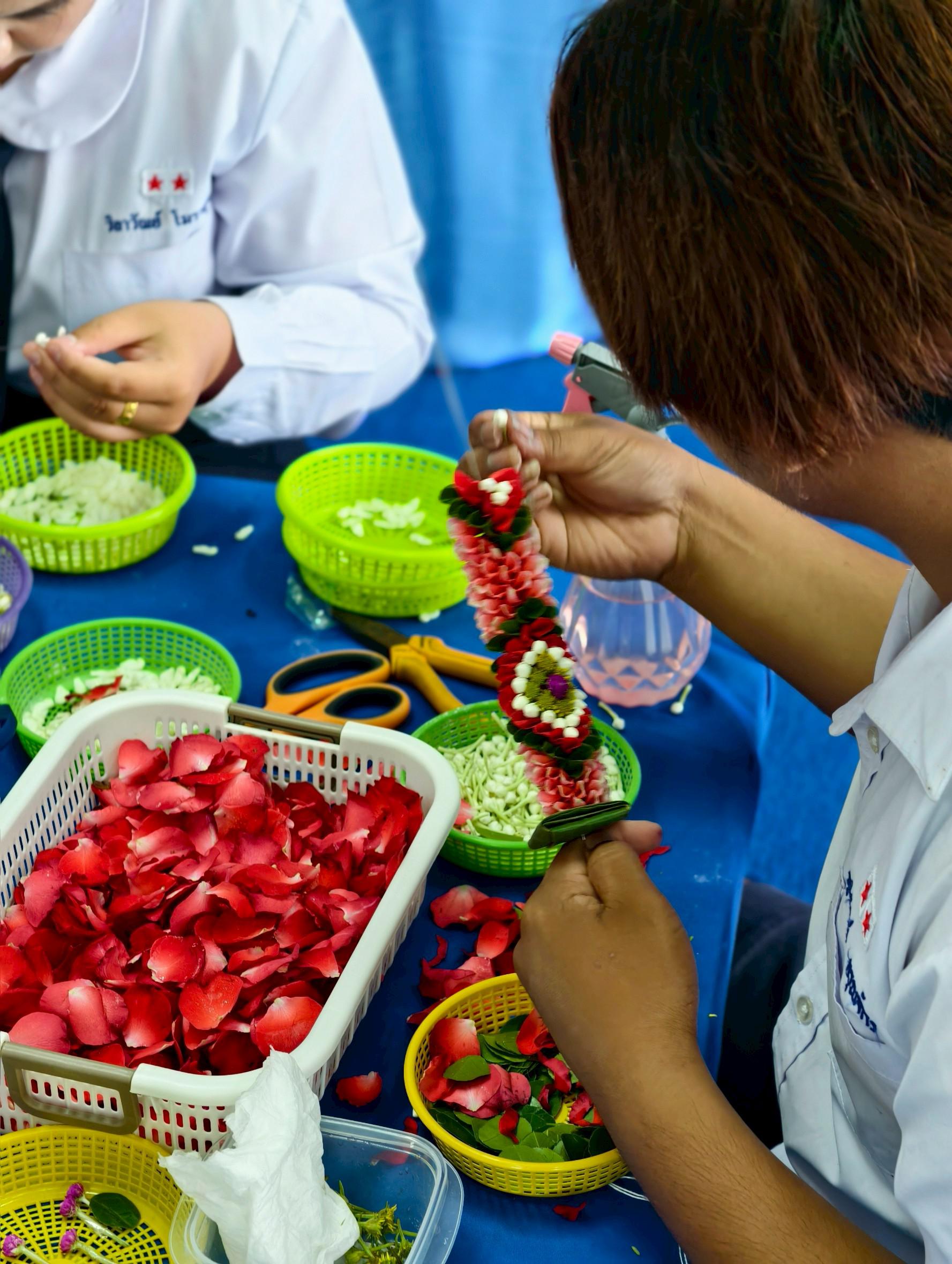 3. โครงการแข่งขันทักษะวิชาการ2568 การแข่งขันประดิษฐ์ร้อยมาลัย ระดับมัธยมศึกษาตอนปลาย