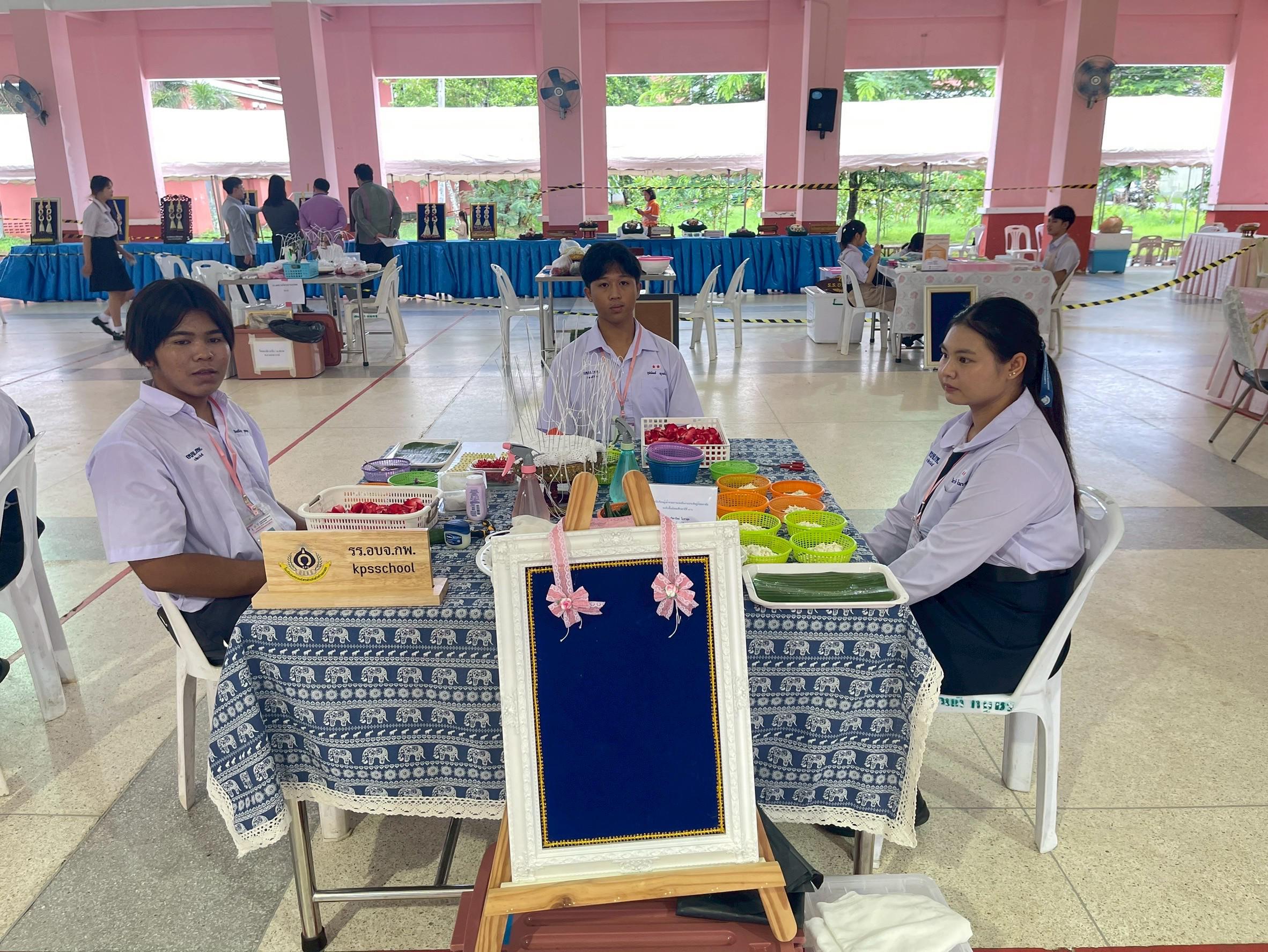 3. การแข่งขันทักษะวิชาการ อปท.ภาคเหนือ แข่งขันงานประดิษฐ์ร้อยมาลัย 3. การแข่งขันทักษะวิชาการ อปท.ภาคเหนือ แข่งขันงานประดิษฐ์ร้อยมาลัย