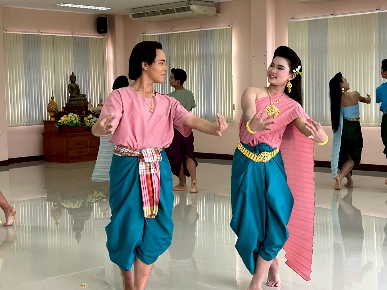 3. การแข่งขันทักษะวิชาการ อปท.ภาคเหนือ การแข่งขันรำวงมาตรฐาน