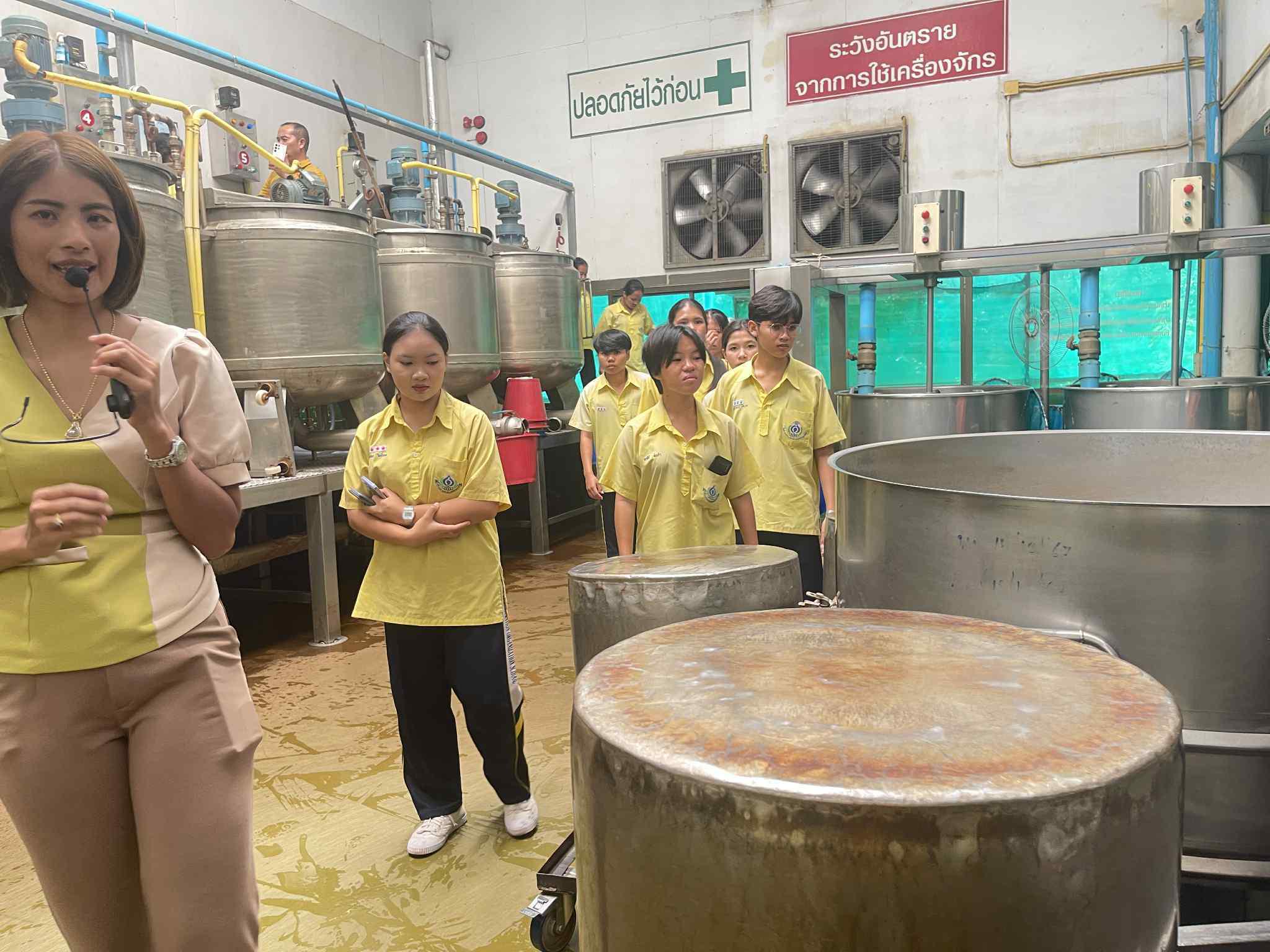 งานแนะแนว จัดกิจกรรม  “ศึกษาดูงานอาชีพเพื่อการศึกษาต่อสู่อนาคต”