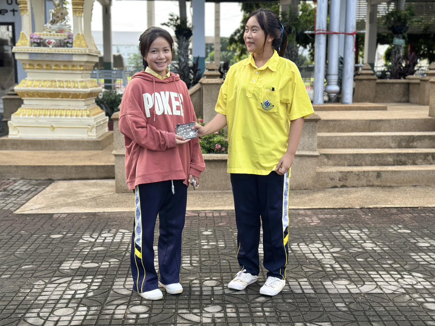 3. เด็กดี โรงเรียน อบจ.กพ. เก็บเงินได้ ส่งคืนเจ้าของ