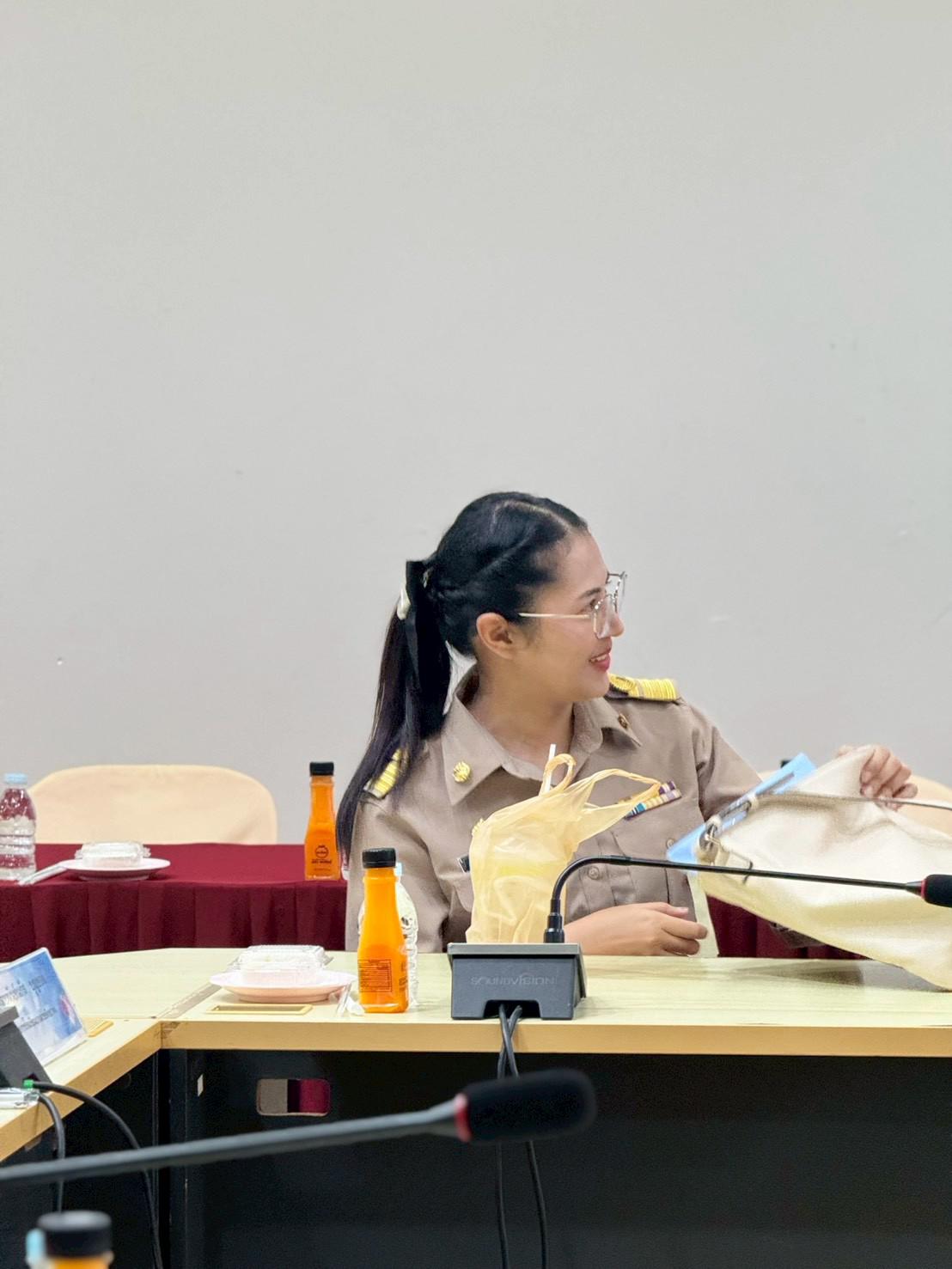 4. ต้อนรับ ครูดวงกมล สุขอู๊ด สู่โรงเรียนองค์การบริหารส่วนจังหวัดกำแพงเพชร