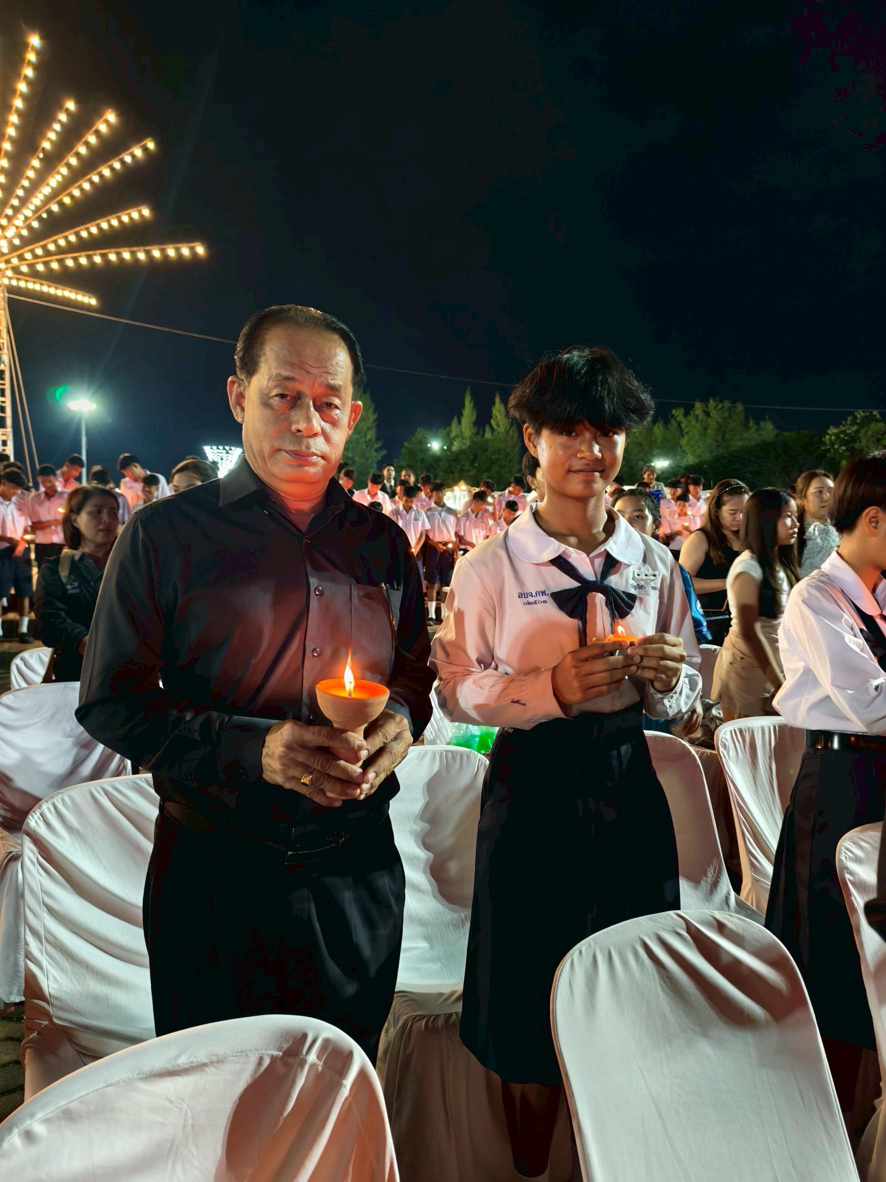 1. พิธีจุดเทียนเพื่อถวายความอาลัย สมเด็จพระนางเจ้าสิริกิติ์ พระบรมราชินีนาถ พระบรมราชชนนีพันปีหลวง