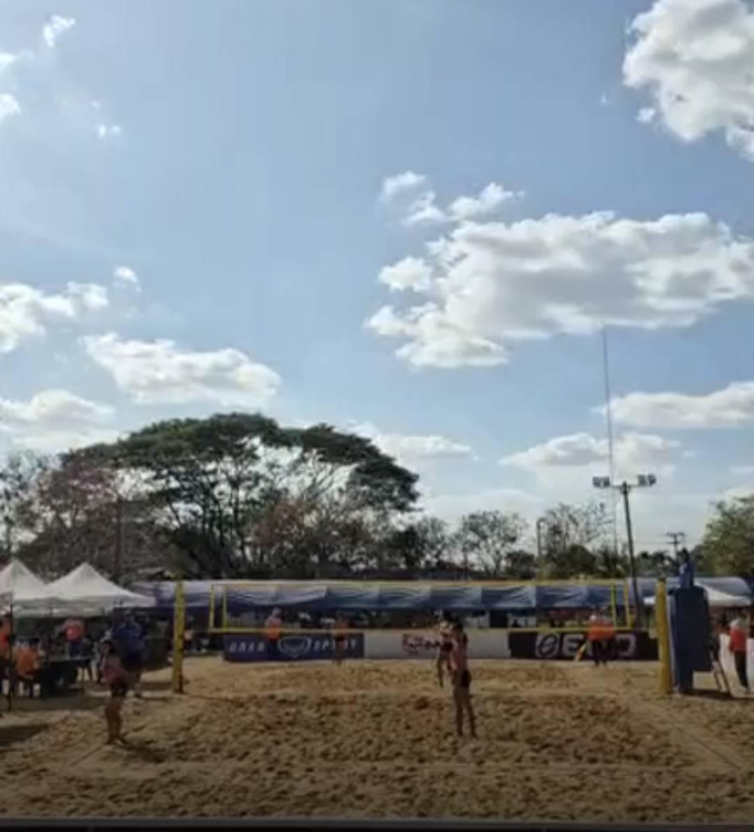 2. กีฬานักเรียนท้องถิ่น ระดับประเทศ “ศรีเกษเกมส์” กีฬากีฬาวอลเลย์บอล