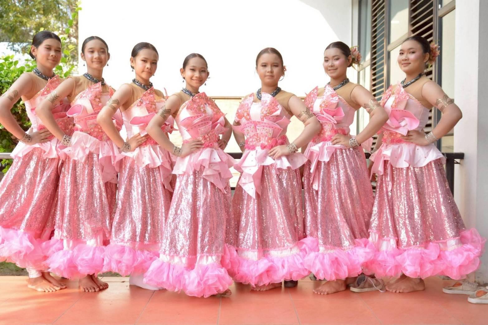 3. เข้าร่วมการแสดงงานประเพณี “นบพระ-เล่นเพลง และงานกาชาดจังหวัดกำแพงเพชร” ประจำปี พ.ศ.2569