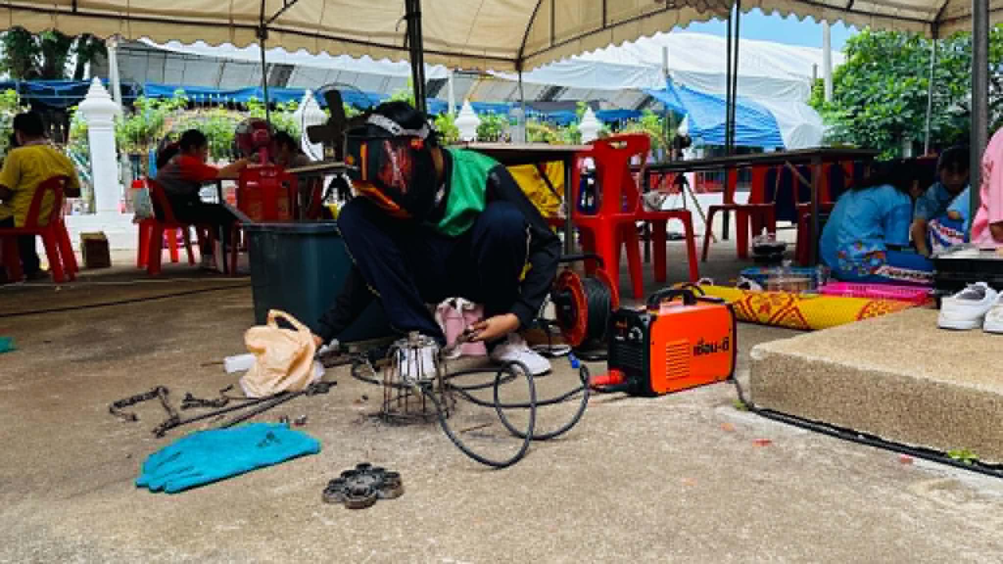 3. การประกวดแข่งขันทักษะวิชาการและวงดนตรี การแข่งขันประดิษฐ์สิ่งของจากวัสดุเหลือใช้ ม.ปลาย