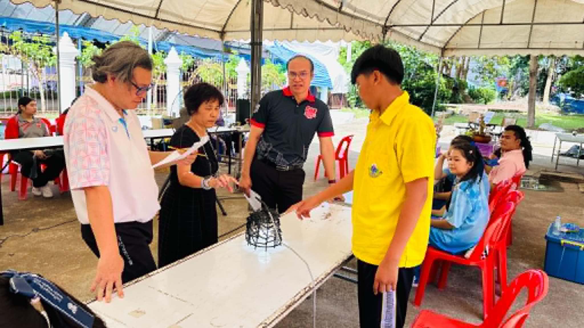 4. การประกวดแข่งขันทักษะวิชาการและวงดนตรี การแข่งขันประดิษฐ์สิ่งของจากวัสดุเหลือใช้ ม.ปลาย