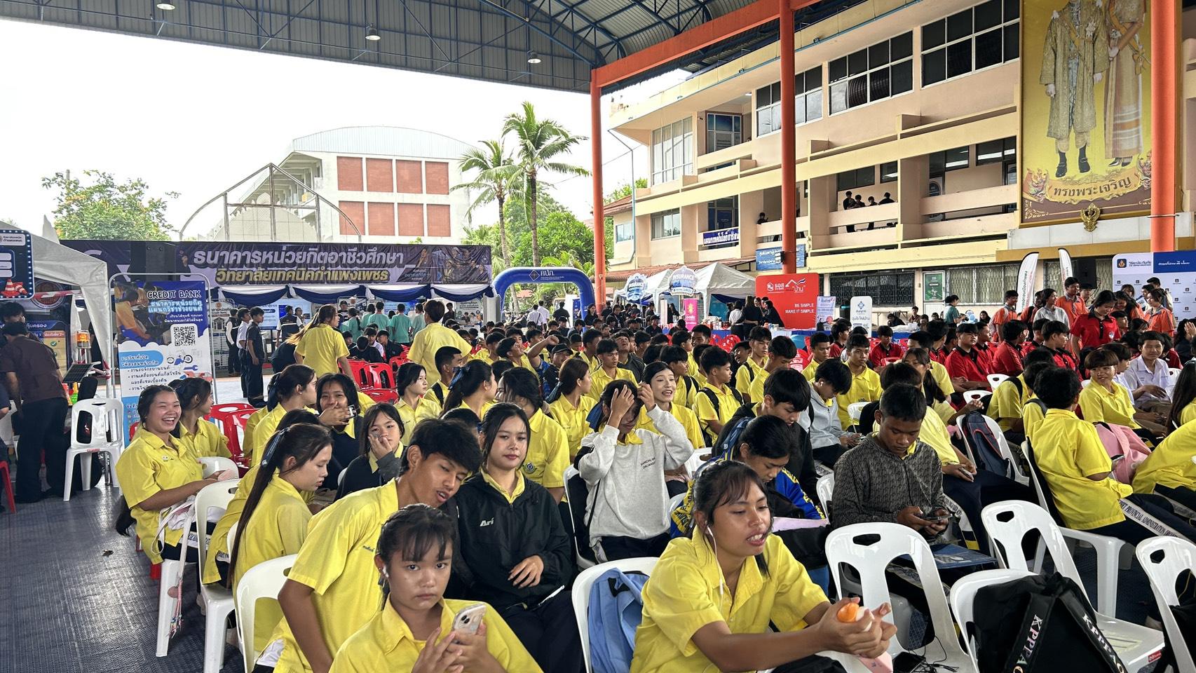 4. SMART fUTURE CAREER & CREDITBANK EXPO