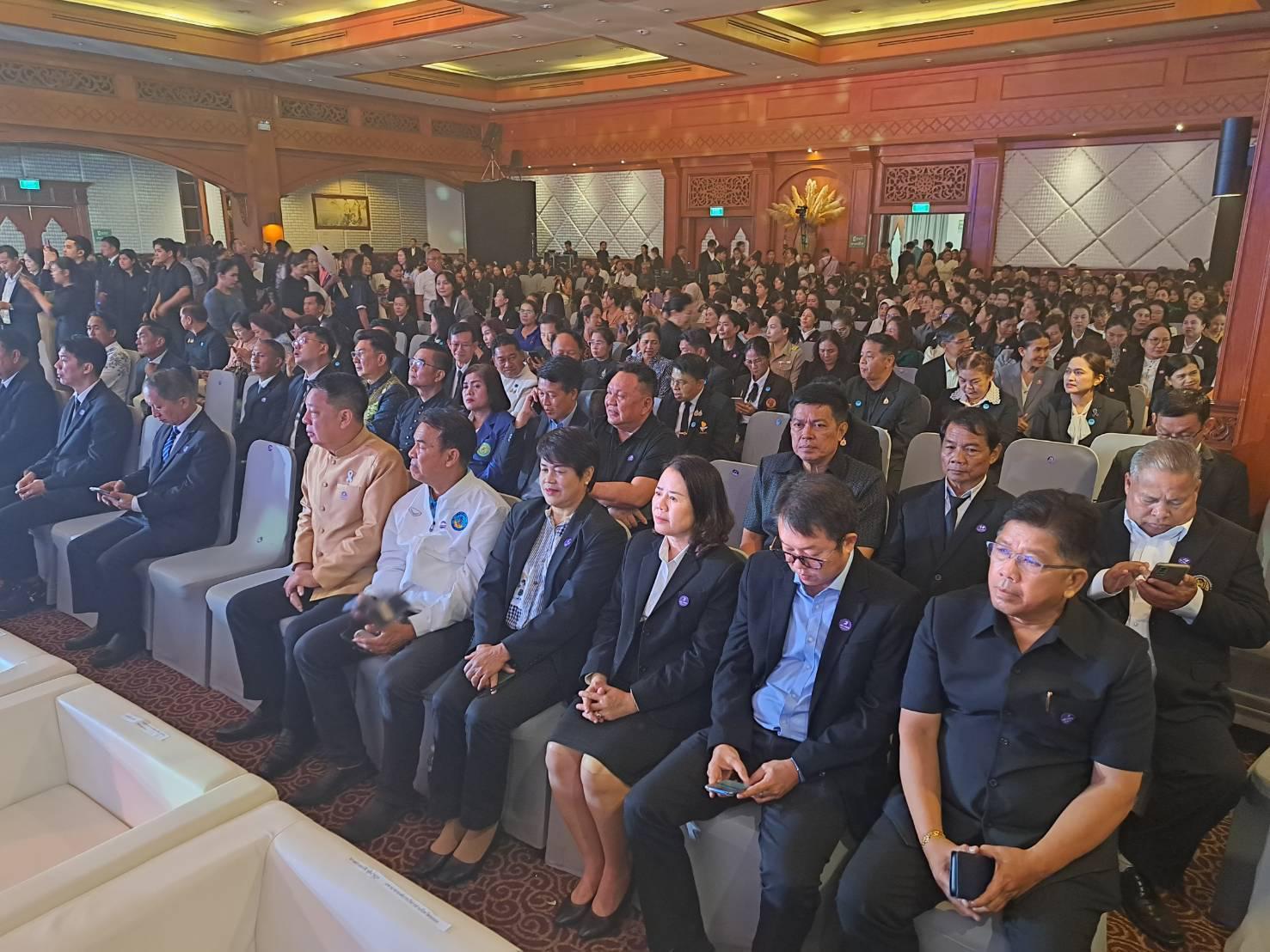3. พิธีมอบโล่รางวัลและเกียรติบัตร นายกองค์กรปกครองส่วนท้องถิ่น ที่มีผลงานด้านการศึกษาดีเด่น ประจำปี ๒๕๖๙